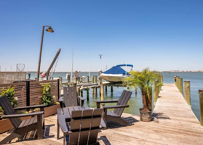 Holiday home Bayfront Paradise Pool Boat Slip Townhome *