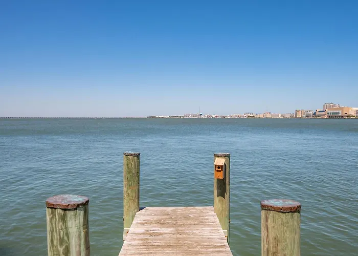 Bayfront Paradise Pool Boat Slip Townhome Holiday home Ocean City